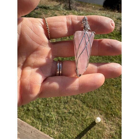 Necklace, Rose Quartz and Silver Art Wire, Pendant, NEW, Wire Wrapped - Picture 1 of 5